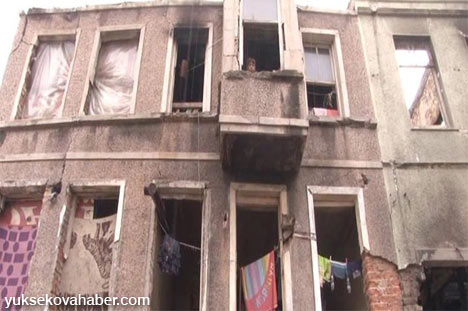 Çöken bina Suriyelilerin dramını ortaya çıkardı 9