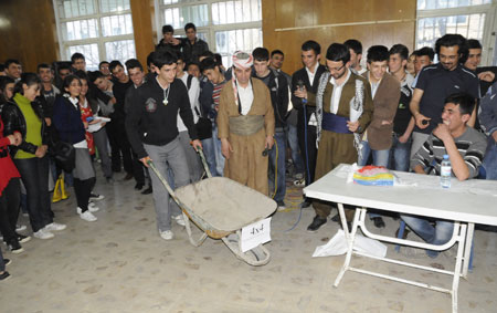 Hakkari Atak-Çaba Dershanesi moral günü 18