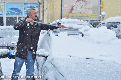 Yüksekova'da kar yağışı - 28-01-2014 14