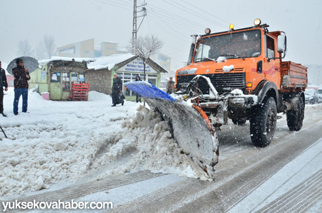 Yüksekova'da kar yağışı - 28-01-2014 18