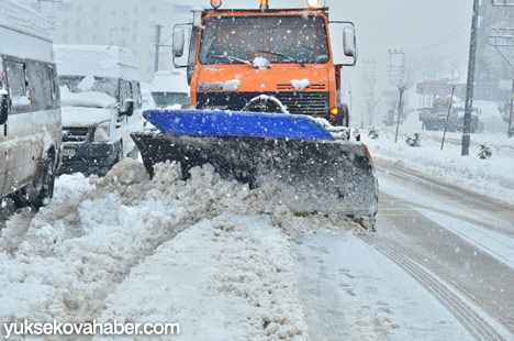 Yüksekova'da kar yağışı - 28-01-2014 2