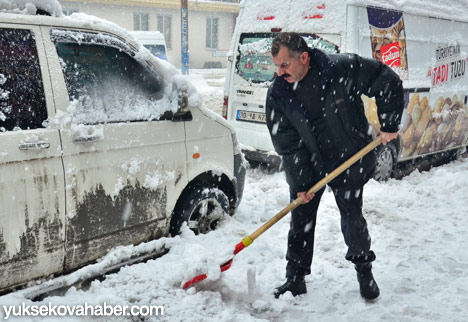 Yüksekova'da kar yağışı - 28-01-2014 24