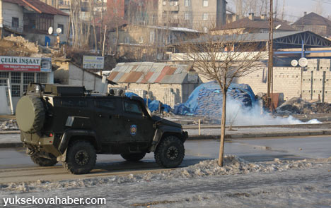 Yüksekova'da 15 Şubat gerginliğinden kareler - 14-02-2014 1