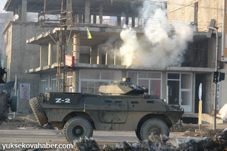 Yüksekova'da 15 Şubat gerginliğinden kareler - 14-02-2014 11