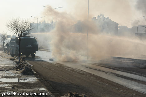 Yüksekova'da 15 Şubat gerginliğinden kareler - 14-02-2014 12
