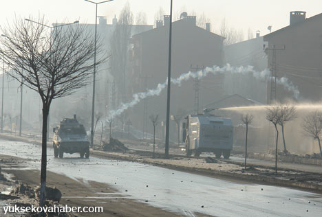 Yüksekova'da 15 Şubat gerginliğinden kareler - 14-02-2014 13