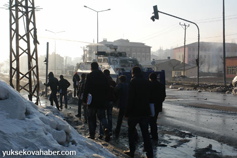 Yüksekova'da 15 Şubat gerginliğinden kareler - 14-02-2014 14