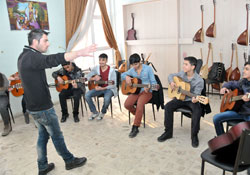 Hakkari Belediyesi'nin kültür merkezinde 300 kursiyere ücretsiz eğitim