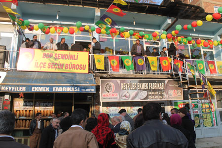 BDP Şemdinli'de seçim bürosu açtı! 2