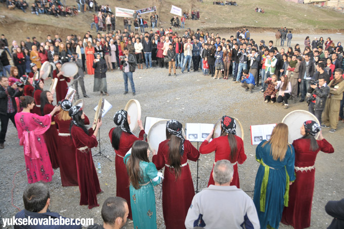 ÇÖDER'liler 8 Martı halaylar ile kutladı 1