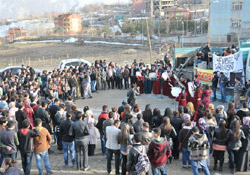 ÇÖDER'liler 8 Martı halaylar ile kutladı