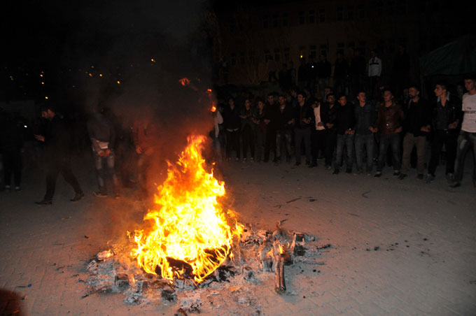 Zana Hakkari'deki Newroz şenliğine katıldı 18