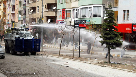 Ahmet Türk'e yönelik saldırı Hakkari'de protesto edildi - Fotoğraflar 1