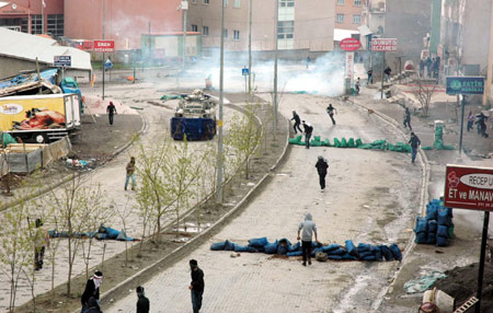 Ahmet Türk'e yönelik saldırı Hakkari'de protesto edildi - Fotoğraflar 11