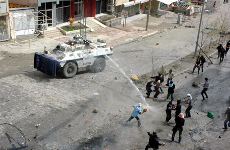 Ahmet Türk'e yönelik saldırı Hakkari'de protesto edildi - Fotoğraflar 15