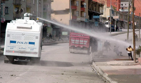 Ahmet Türk'e yönelik saldırı Hakkari'de protesto edildi - Fotoğraflar 19