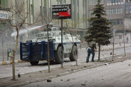 Ahmet Türk'e yönelik saldırı Hakkari'de protesto edildi - Fotoğraflar 22