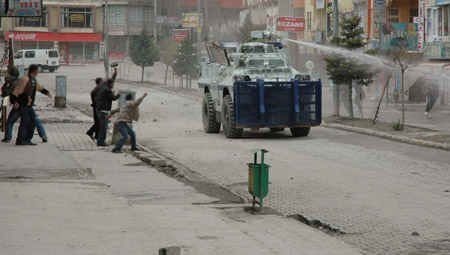 Ahmet Türk'e yönelik saldırı Hakkari'de protesto edildi - Fotoğraflar 23