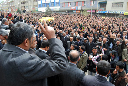 Ahmet Türk'e yönelik saldırı Hakkari'de protesto edildi - Fotoğraflar 3