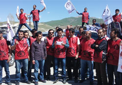 Taşeron işçiler 1 Mayıs'ı kutladı: Haklarımızı istiyoruz