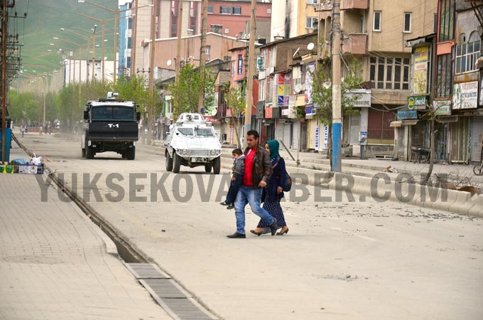 Yüksekova'da gerginlik çıktı - foto galeri - 01-05-2014 11