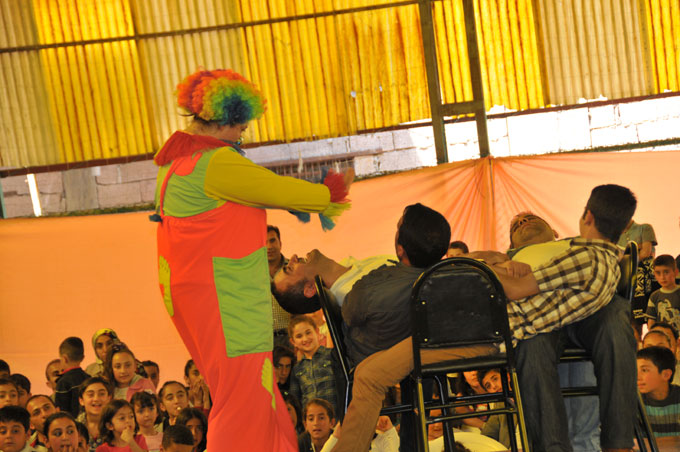 Hakkari'deki sirk gösterisine yoğun ilgi 13