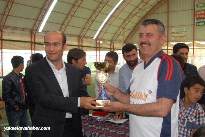 Turnuvanın şampiyonu Atatürk Anadolu Lisesi 1
