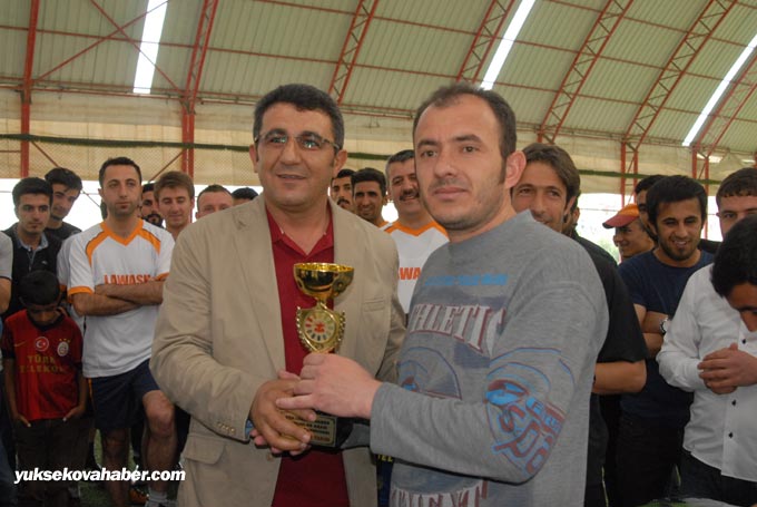 Turnuvanın şampiyonu Atatürk Anadolu Lisesi 6