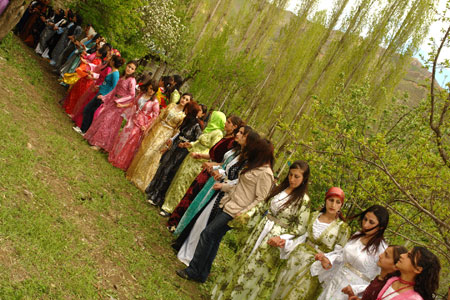 Şemdinli Düğünleri 25 Nisan 2010 35