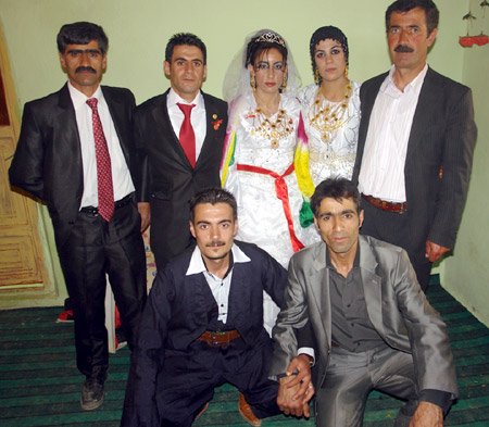 Yüksekova Düğünleri (25 Nisan 2010) 27