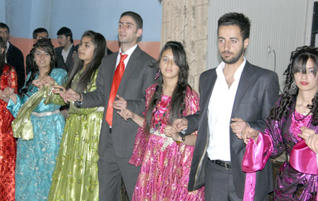 Yüksekova Düğünleri (25 Nisan 2010) 31