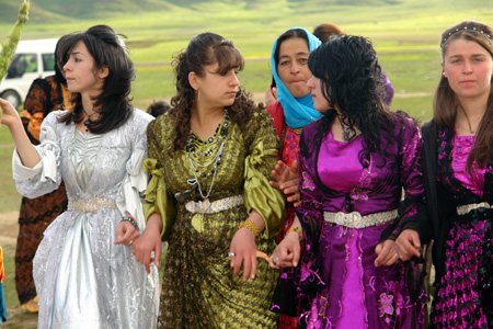 Yüksekova Düğünleri (25 Nisan 2010) 37