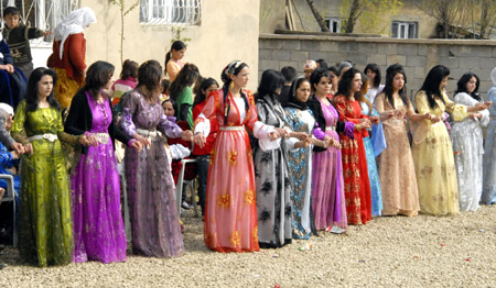 Yüksekova Düğünleri (25 Nisan 2010) 96