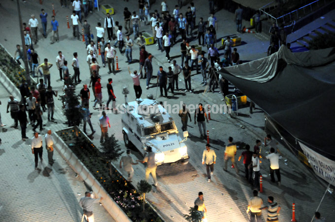 Hakkari'de kavga: Kent merkezi yine karıştı 15
