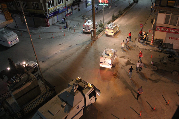 Hakkari'de kavga: Kent merkezi yine karıştı 18