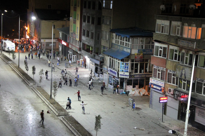 Hakkari'de kavga: Kent merkezi yine karıştı 20