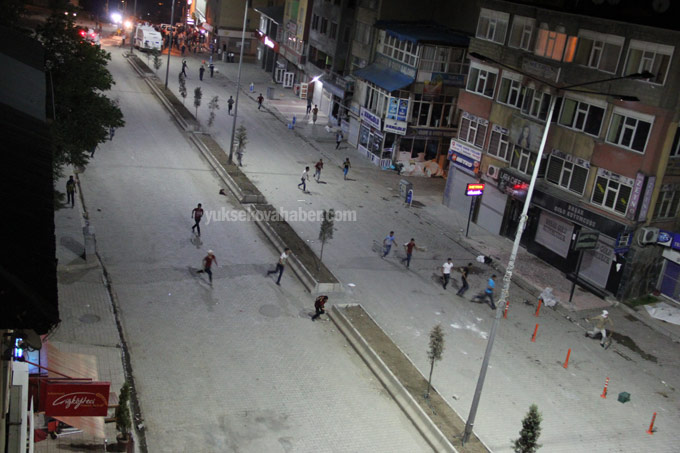 Hakkari'de kavga: Kent merkezi yine karıştı 21