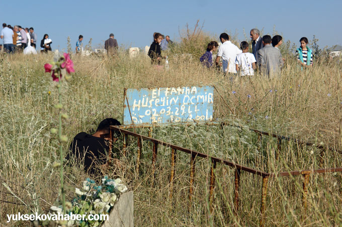 Yüksekova'da mezarlıklara ziyaretçi akını 15