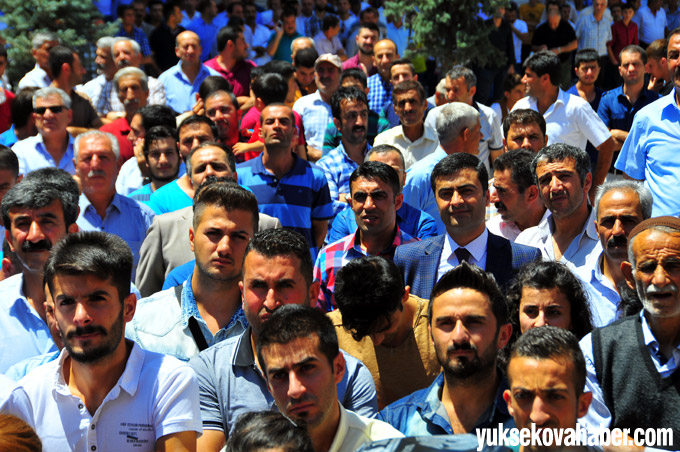 HDP'nin adayı Demirtaş Hakkari'de 36
