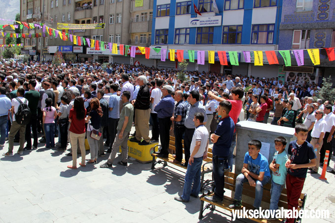 HDP'nin adayı Demirtaş Hakkari'de 45
