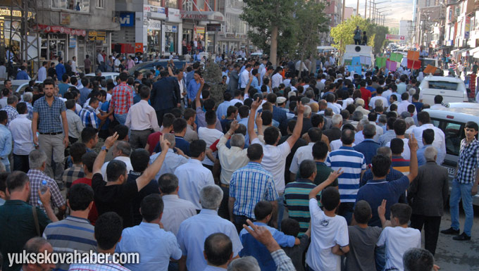 Yüksekova'da on binlerce kişi IŞİD terörünü protesto etti 18
