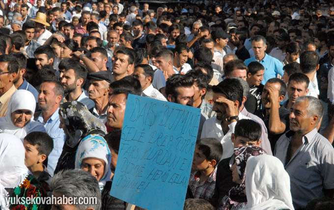 Yüksekova'da on binlerce kişi IŞİD terörünü protesto etti 21