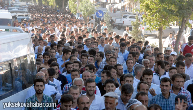 Yüksekova'da on binlerce kişi IŞİD terörünü protesto etti 29