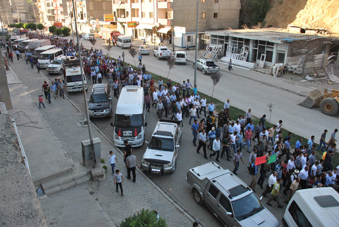 Şemdinli'de yüzlerce kişi IŞİD’i protesto etti 1