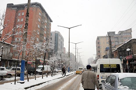Yüksekova'da karlı bir gün 13