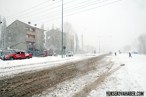 Yüksekova'da karlı bir gün 32