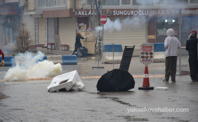 Yüksekova'da gerginlik çıktı - foto - 03-12-2014 4