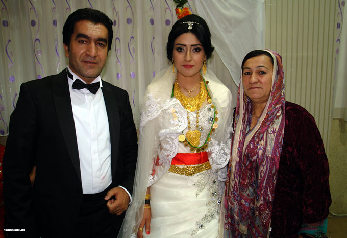 Tekin ailesinin Yüksekova'daki düğününden fotoğraflar - 01-11-2014 12