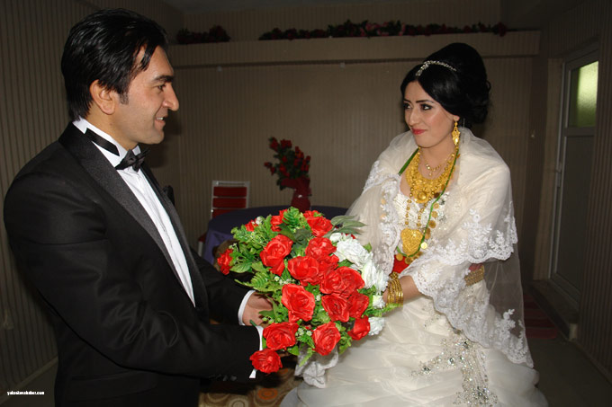Tekin ailesinin Yüksekova'daki düğününden fotoğraflar - 01-11-2014 13