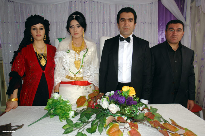 Tekin ailesinin Yüksekova'daki düğününden fotoğraflar - 01-11-2014 19